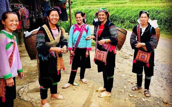 Sapa Trek 2days/1 night -Hotel Overnight-From Hanoi by Limousine