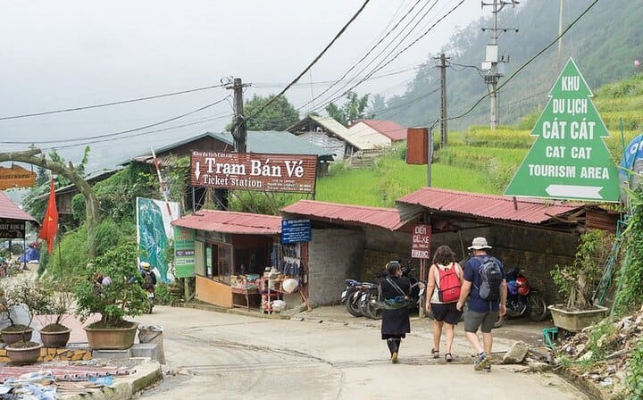 Sapa Trek 2days/1 night -Hotel Overnight-From Hanoi by Limousine