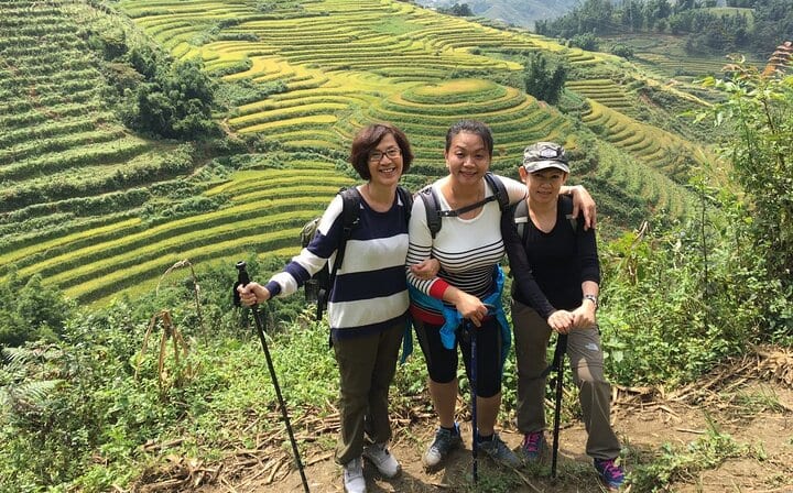 Sapa Trek 2days/1 night -Hotel Overnight-From Hanoi by Limousine