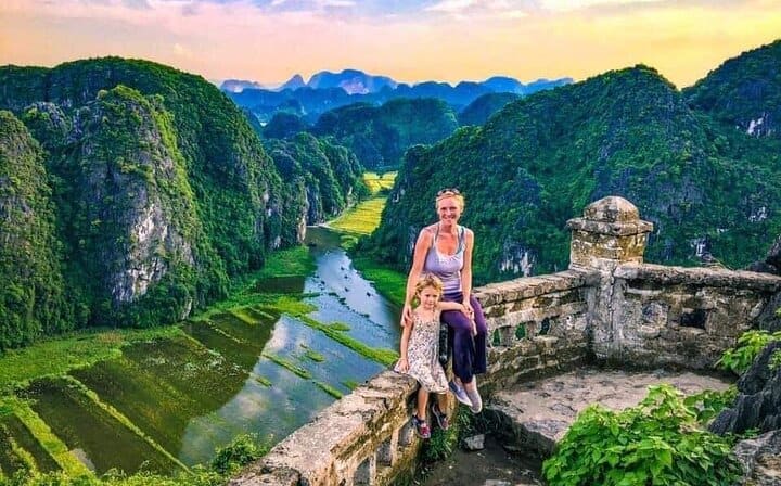 Luxury Bai Dinh Pagoda ,Trang An Boat Trip & Mua Cave 1 Day Trip
