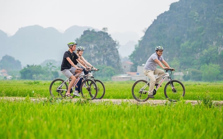 Ninh Binh Small Group Tour 1 Day From Hanoi : Hoa Lu Tam Coc Mua Cave