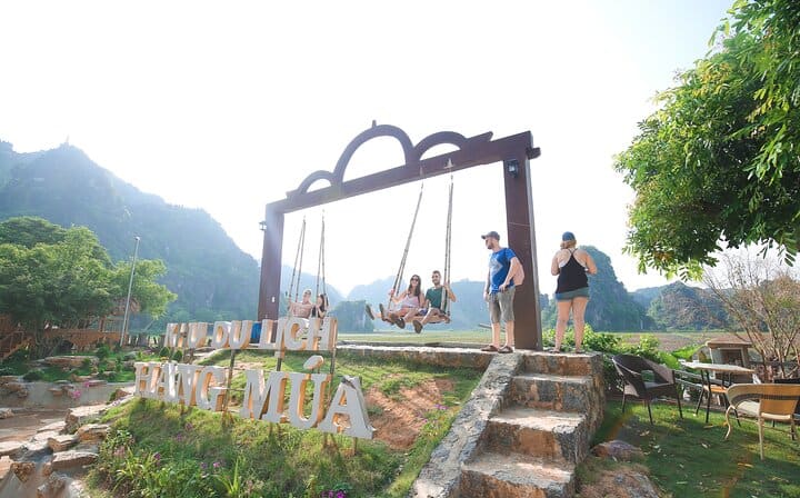 Ninh Binh Small Group Tour 1 Day From Hanoi : Hoa Lu Tam Coc Mua Cave