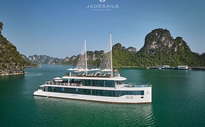 JADE SAILS Cruise Best Luxury Day Tour to Halong Bay & Lan Ha Bay