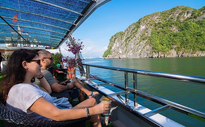 Halong Bay and Cave Full-Day Cruise,Lunch,Cave,Island,Beach from Hanoi