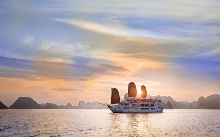 Hera Boutique Cruise Halong Bay Luxury Cruise 2 Days 1 night