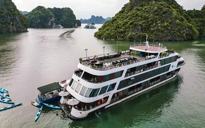 LE THEATRE Cruises - The Wonder on Halong Bay 2 Days 1 Night