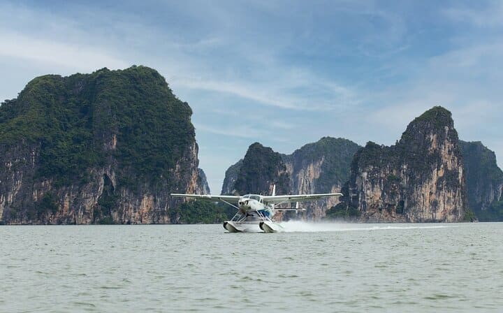Halong Bay Seaplane - Scenic Flight to Visit Halong Bay from Sky