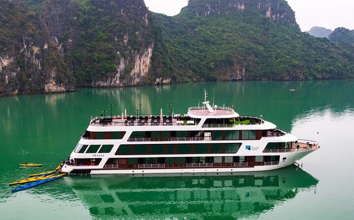 Le Theatre Cruises - Wonder on Ha Long - Lan Ha Bay- 2 Days 1 Nìght Tour
