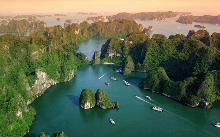 Halong Bay Seaplane - Scenic Flight to Visit Halong Bay from Sky
