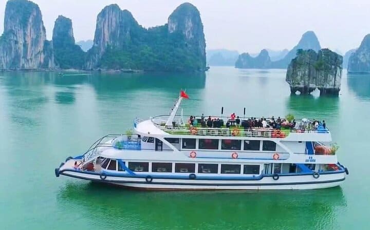 Best Seller Halong Bay Day Tour: Cruise, Lunch, Island and Cave