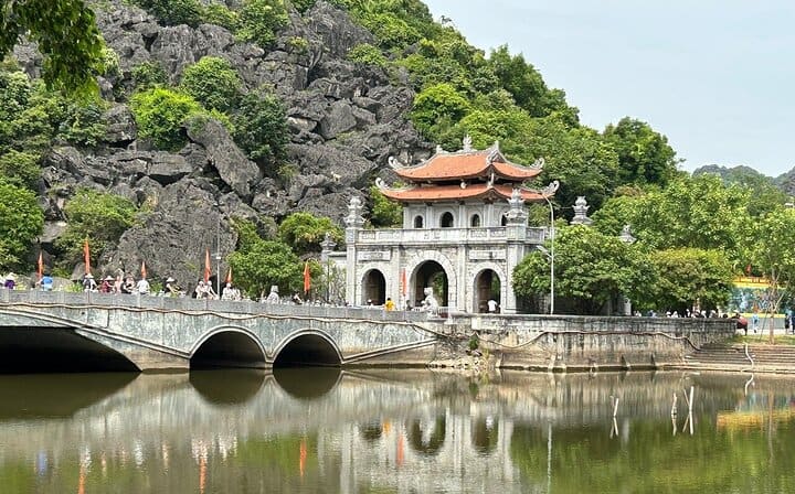 1 Day Ninh Binh Deluxe & Small Group Hoa Lu Tam Coc Mua Cave Tour