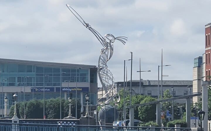 Nula with the Hula (Statue of Harmony)
