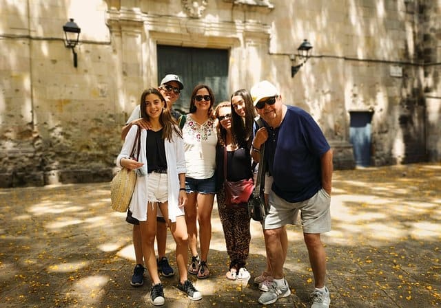 Barcelona Highlights and Secrets. Private Tour with a tapa & drink included