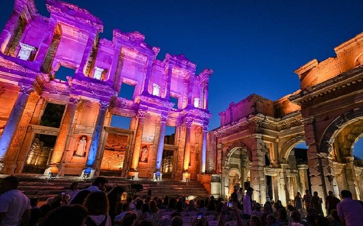 Ephesus Tour By Night Celsus Library
