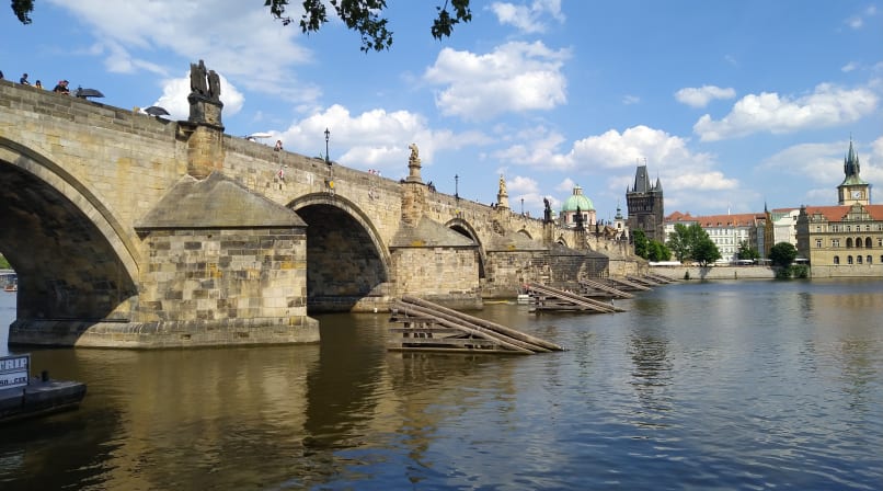 Vista del Puente de Carlos