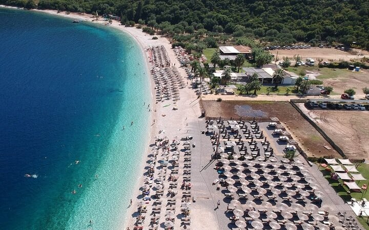Antisamos beach