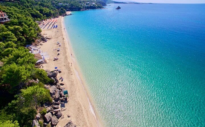 Makris Gialos Beach