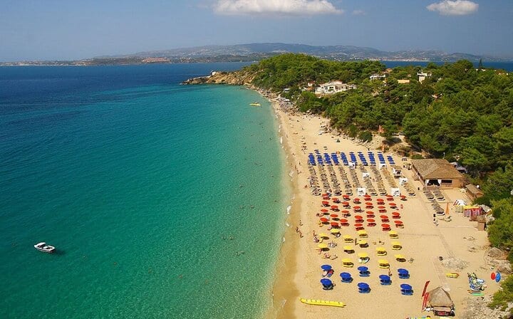 Makris Gialos Beach