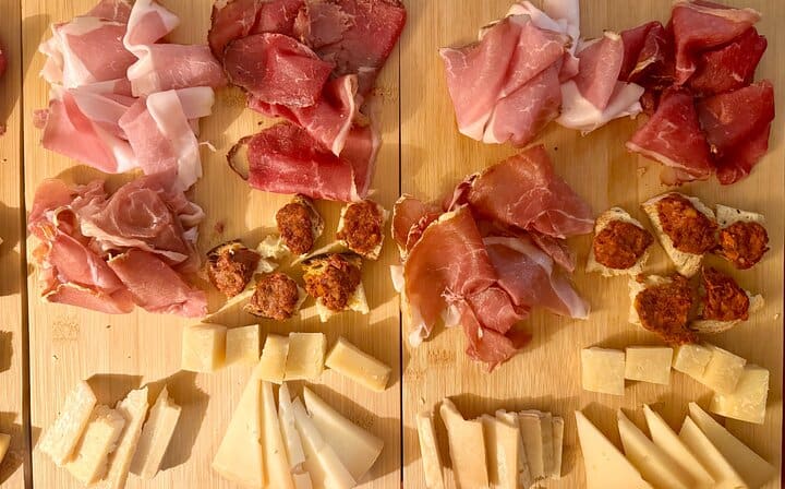 Rome Wine Tasting with Food Paring in Trastevere I VIP Experience