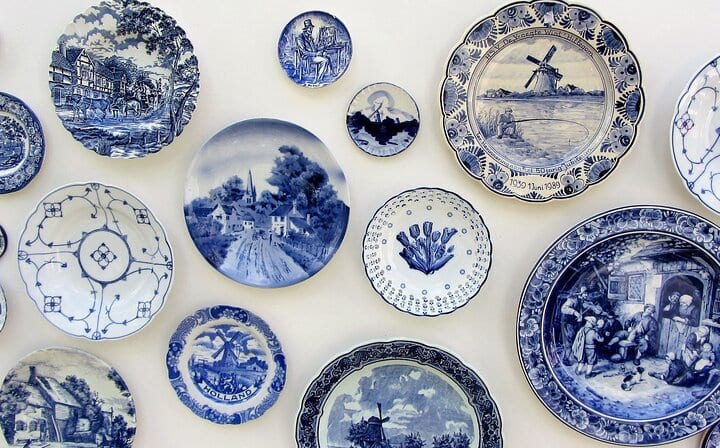 Delft blue refers to the world famous pottery