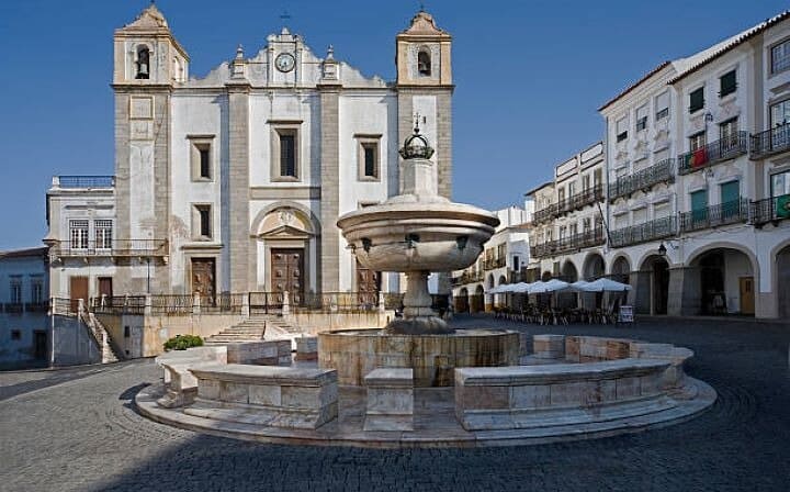 Central Square - Évora