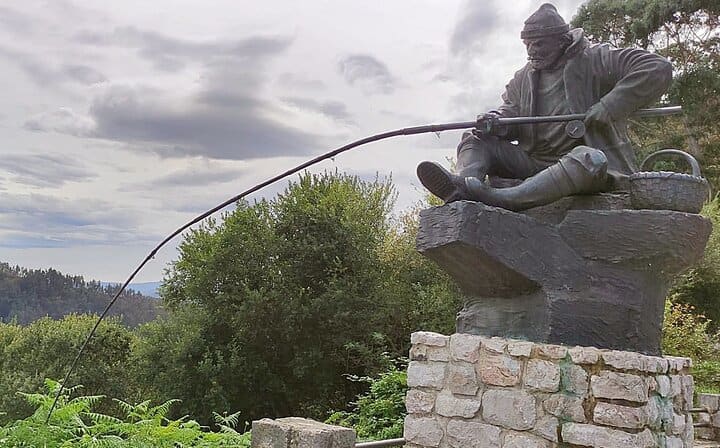 Lookout of Tina Menor. The fisherman