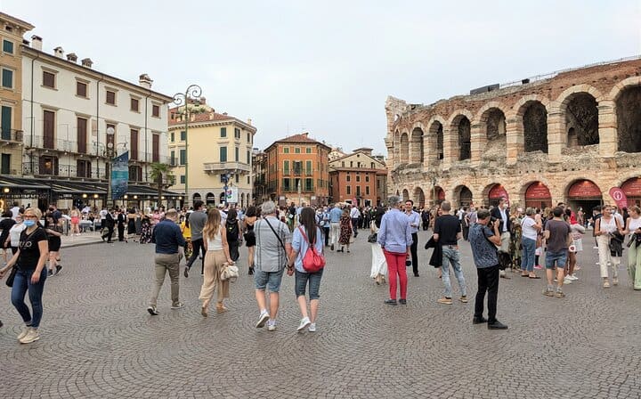 Piazza Bra, before Opera begin.