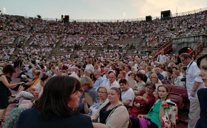 Arena Opera in Verona, package
