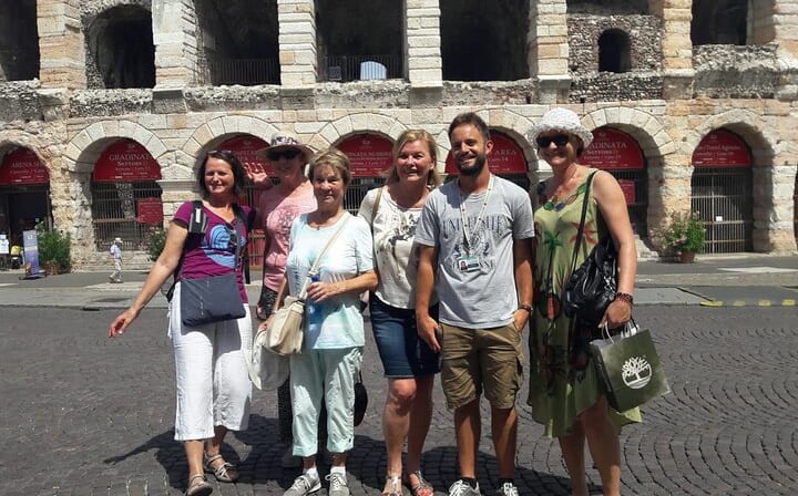 Piazza Bra close the Arena, start the tour with the Official city guide, Likegarda tours