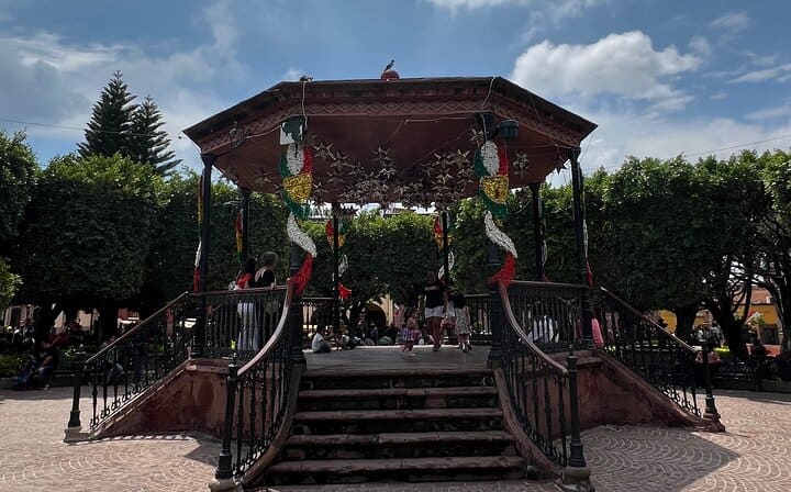 Main Garden kiosk, historic meeting point and social heart of San Miguel de Allende