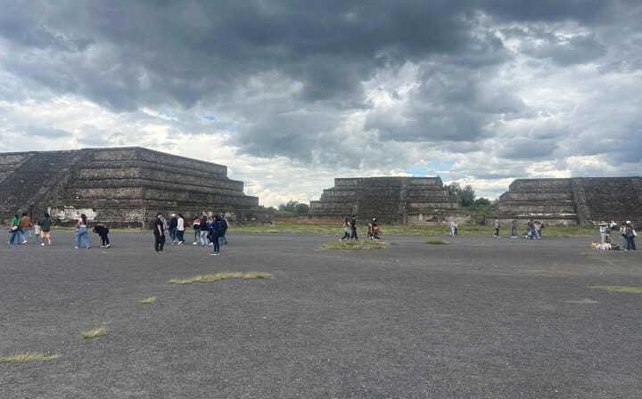 Temples and structures along the Causeway of the Dead