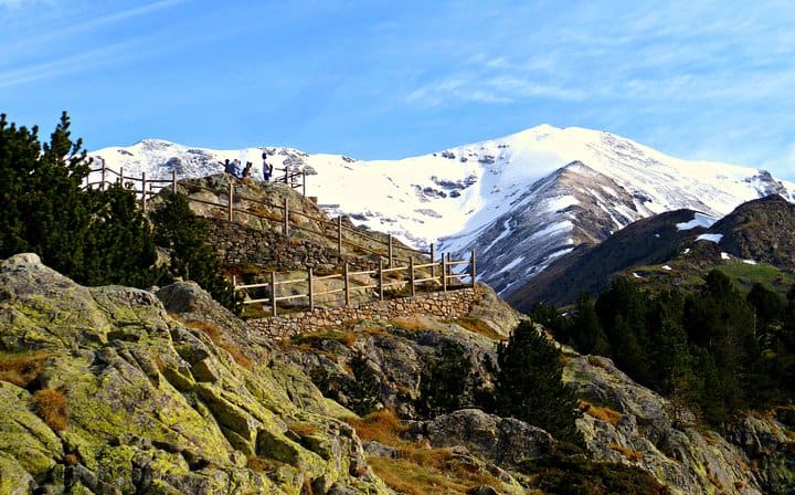 The best outdoor tours from Barcelona to the Pyrenees.