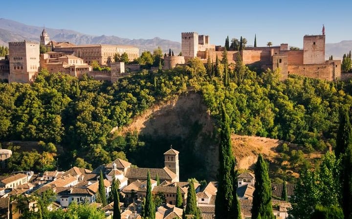 Malaga Shore Excursion: Granada Small-Group Tour Including Skip-the-Line Alhambra Tickets