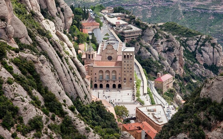 Best of Barcelona and Montserrat