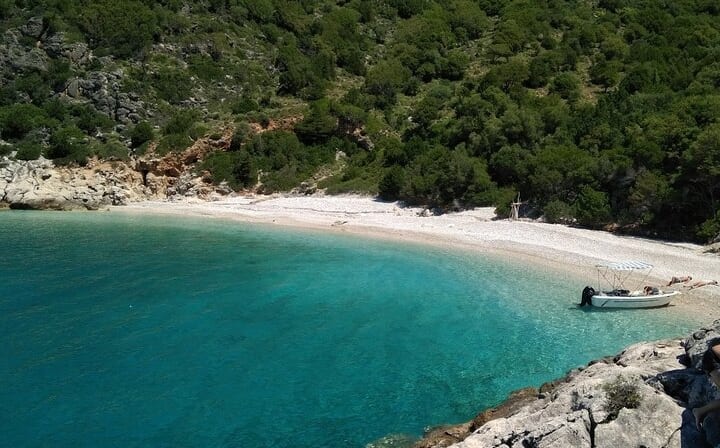 Ammoudi beach