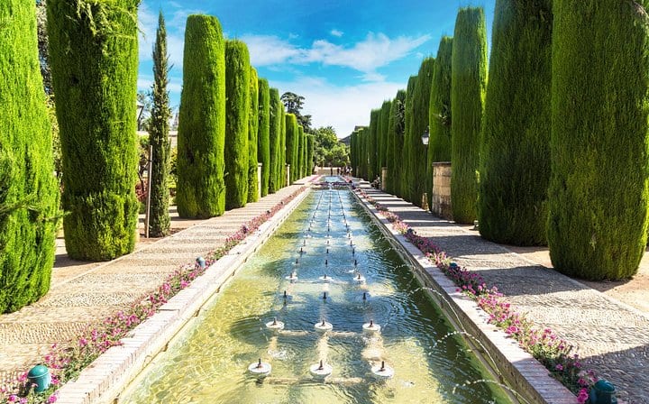 Malaga Shore Excursion: Granada Small-Group Tour Including Skip-the-Line Alhambra Tickets
