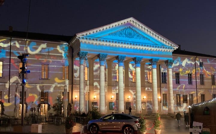 Like Theater