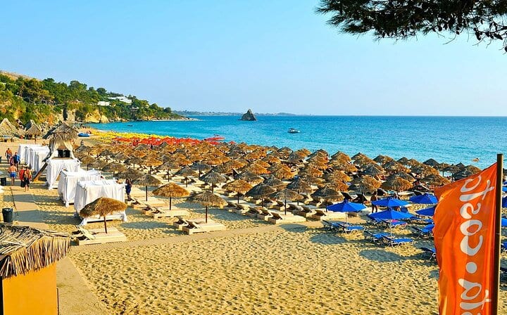 Makris Gialos Beach