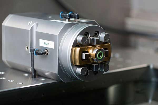 Поворотная ось проволочновырезного станка