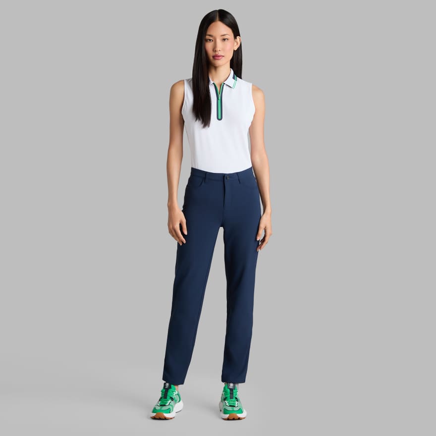 CONTRAST TECH PIQU&Eacute; SLEEVELESS POLO in Snow image number 3