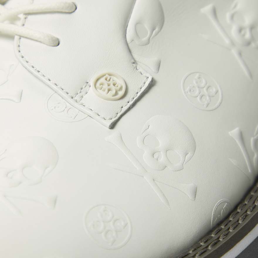 MEN'S GALLIVANTER EMBOSSED SKULL & TEES LEATHER GOLF SHOE in Snow / Charcoal image number 2