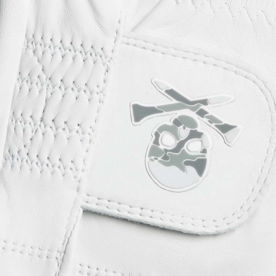 MEN'S SIGNATURE SKULL & TEES GOLF GLOVE in Snow image number 2
