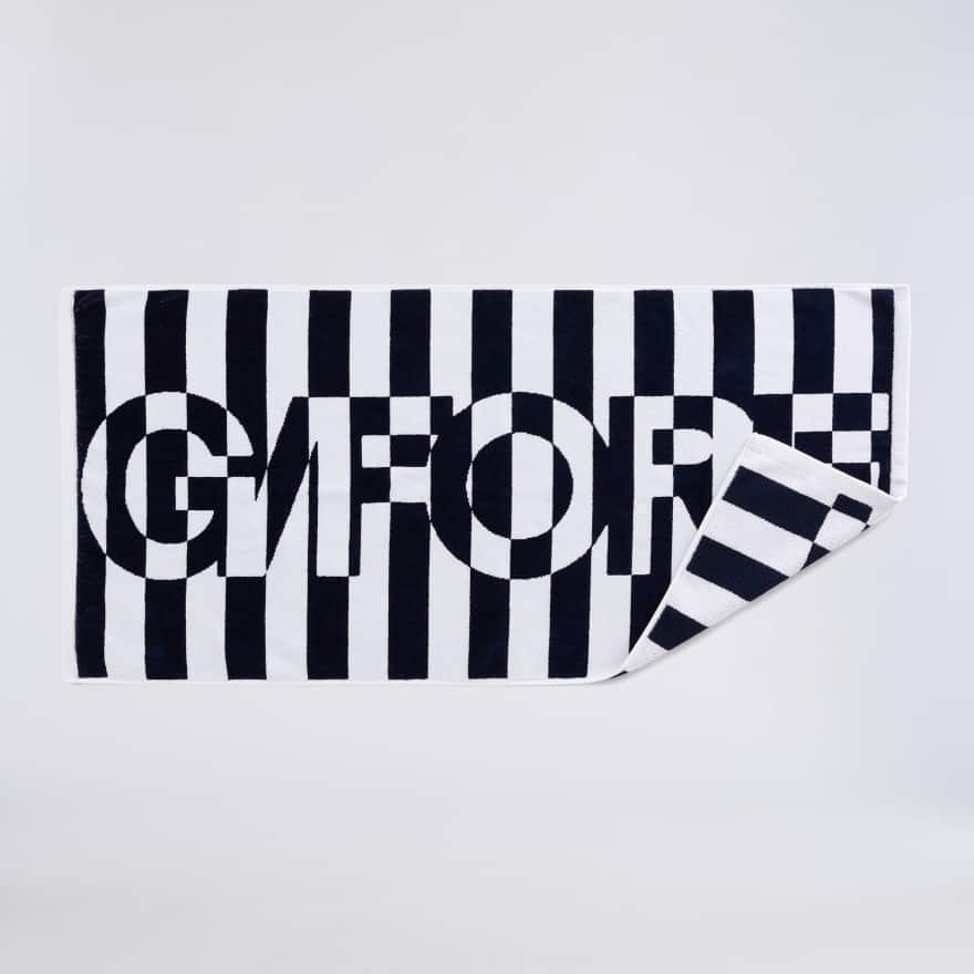 TRIPPY STRIPE GOLF TOWEL in Snow / Twilight image number 2