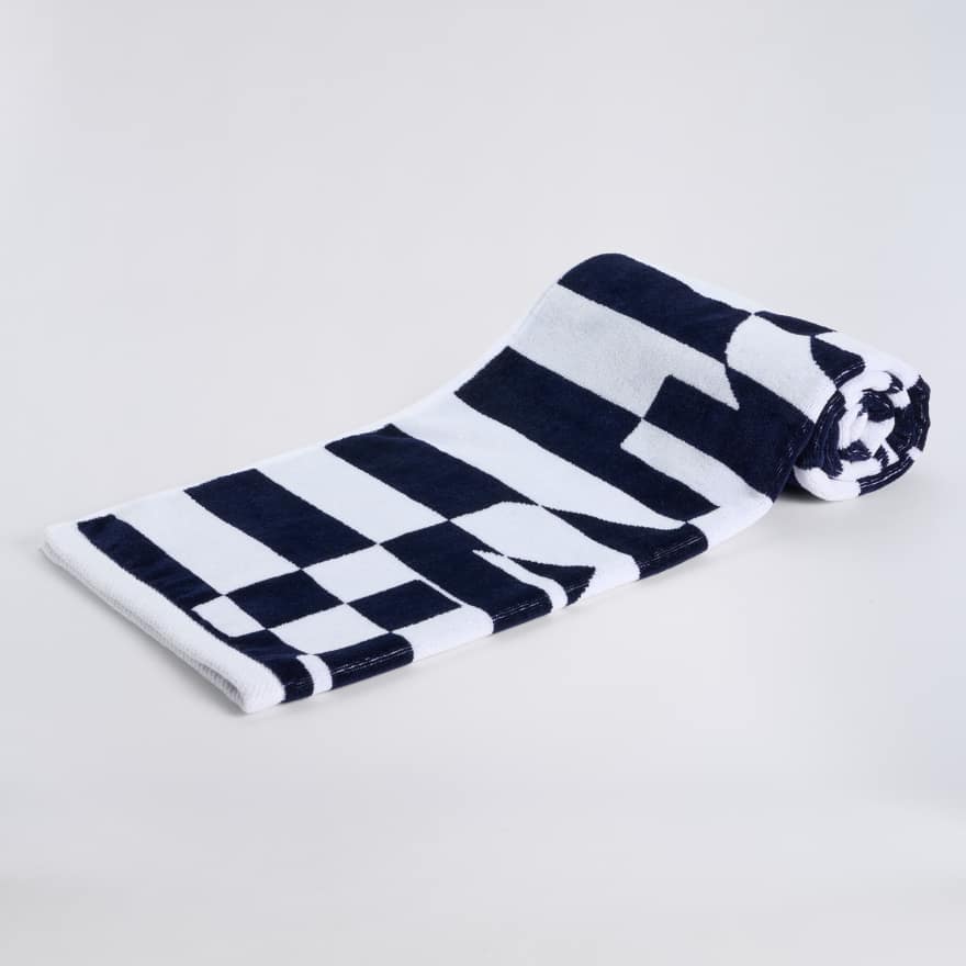 TRIPPY STRIPE GOLF TOWEL in Snow / Twilight image number 5