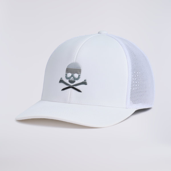 SKULL & TEES MID TRUCKER HAT in Snow