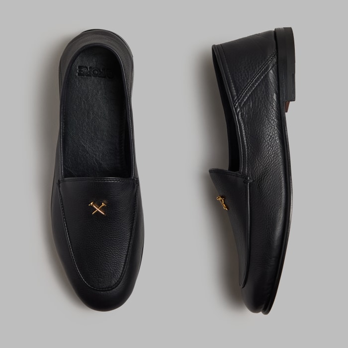 WOMEN'S METAL TEES LEATHER FLEX LOAFER in Onyx