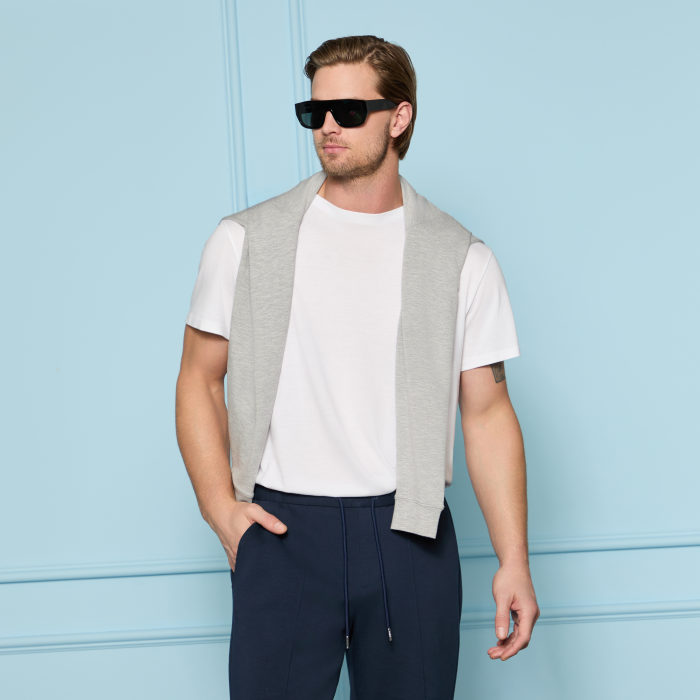 Alternative image of CRUCIAL COTTON TEE in Snow