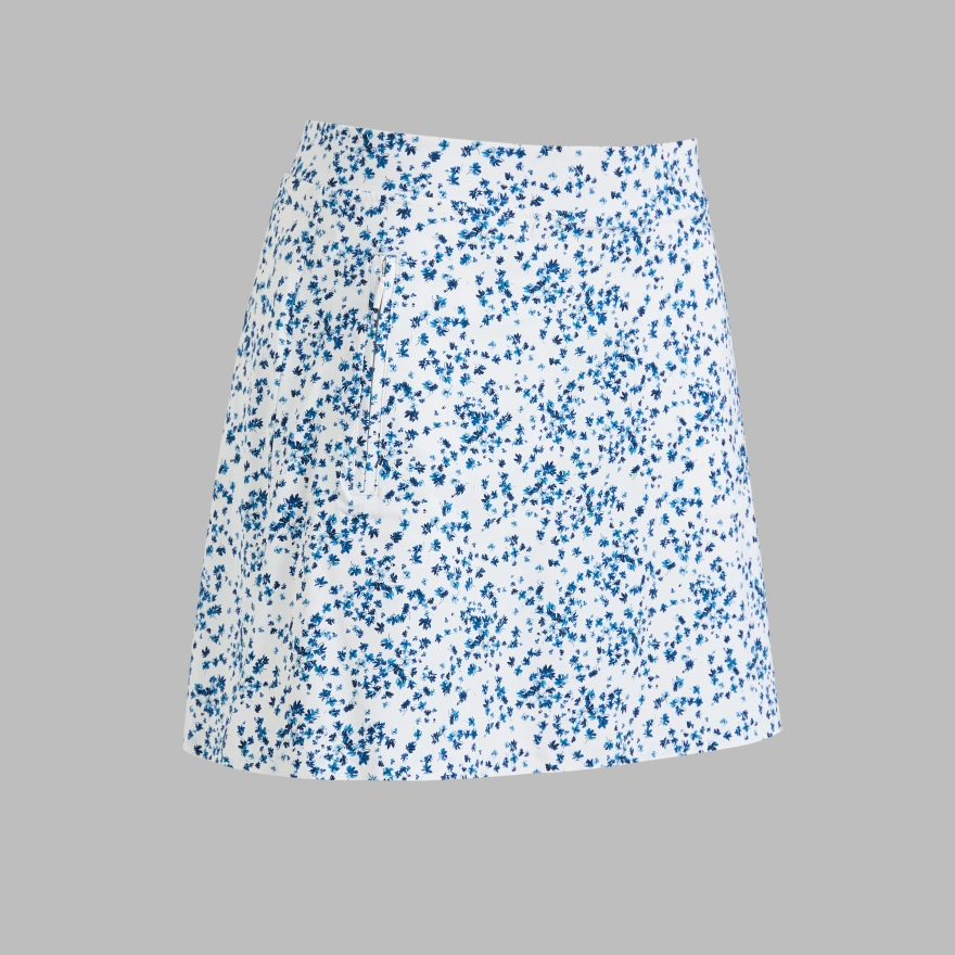 SCATTERED DITZY FLORAL SILKY TECH NLYON SKORT in Twilight
