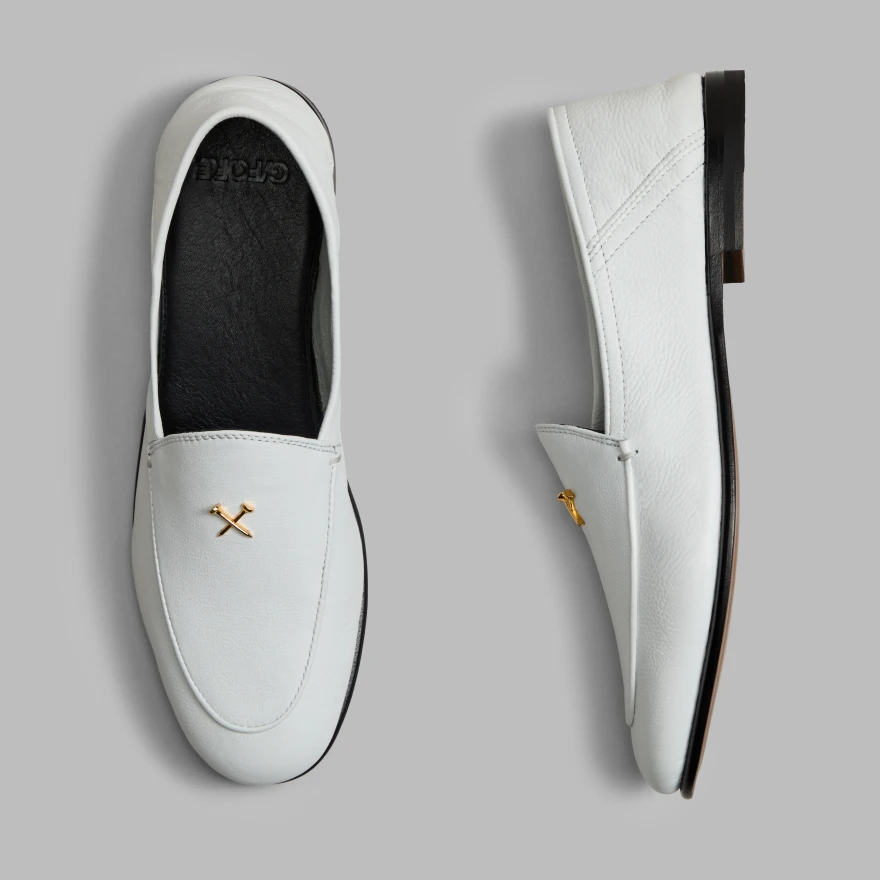 WOMEN'S METAL TEES LEATHER FLEX LOAFER in Snow