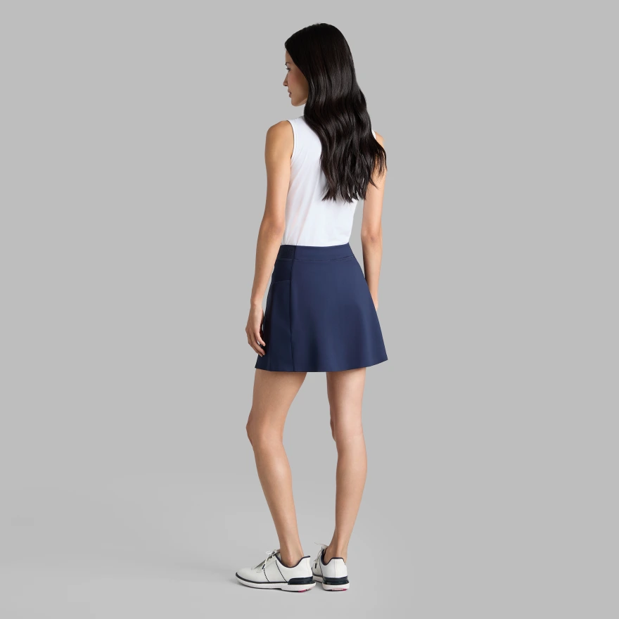PLEATED COLLAR SILKY TECH NYLON SLEEVELESS POLO in Snow - Alternate Image 3
